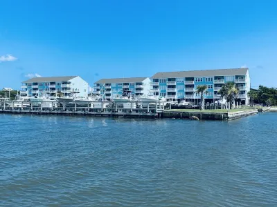 Stunning water views, walk to beach!  2 bed, 2 bath, condo on the Bogue sound.