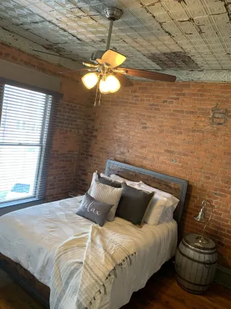 NEW “Bourbon on the Square” Downtown Rustic Loft