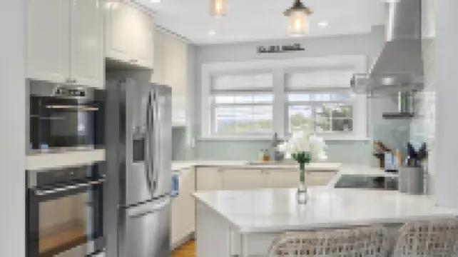 Beautiful 3bed 2bath Hamptons Home, Close to Incredible Beaches and Restaurants!