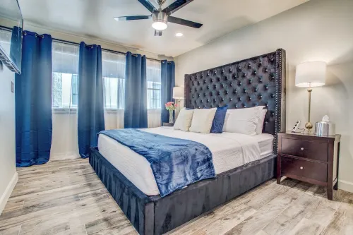 Amazing Private Rooftop Deck : Walk to Restaurants!