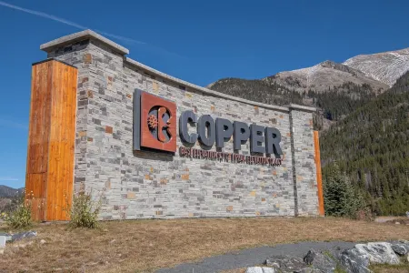 Snowflake on Copper Mountain 3 Bedroom Ski In / Ski Out!