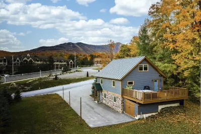 5 BR Duplex with Hot Tub & Firepit 1 minute from Killington Resort! Hotels near Killington Ski Club