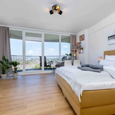 Primero Top-Apartment I 35qm Balcony Great View 22fl. I Center Kongress