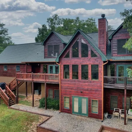 Peaceful Easy Feeling-3Br Cabin in Blairsville w/Fireplace and Mountain Views!