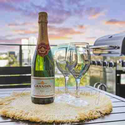 Zen at Array: 2Br Retreat in CBD Dining/Meeting Rooms