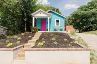 Retro bungalow minutes away from historic Old Towne Petersburg! Các khách sạn gần Siege Museum