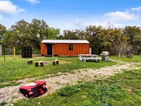 Tiny Cottage - Hill Country Hotels in Kyle