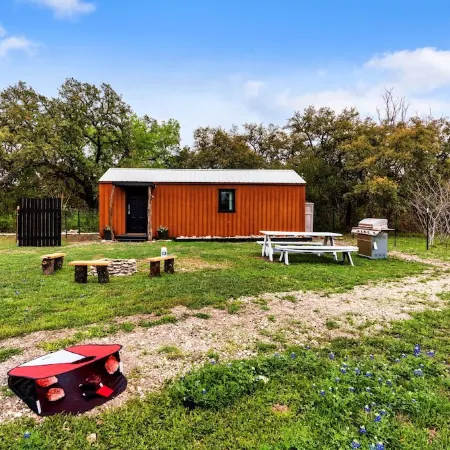 Tiny Cottage - Hill Country