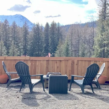 Pepper Tree Cottage - Breakfast Included