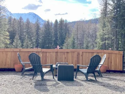 Pepper Tree Cottage - Breakfast Included