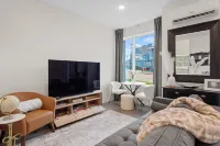 Back 2 The Future! - 4 Min. from Downtown Knox