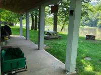 Cozy and relaxing, Modern Creekside, Trailside, Waterfront  Cottage, fiber Wifi Hotels in McHenry Township