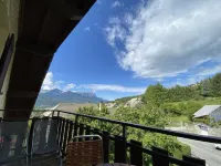 Appartement à Proximité du Plan D'eau Hotels in Embrun