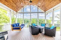 Lake Keowee waterfront Escape!