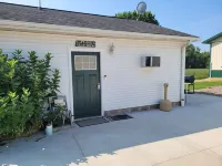 Cozy cabin in adorable Genoa with AC, WiFi pet friendly and close the river.