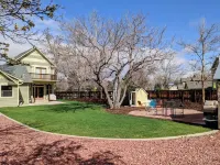 Large, 2-story Victorian home, w/ huge backyard & Flatiron views! Ideal location