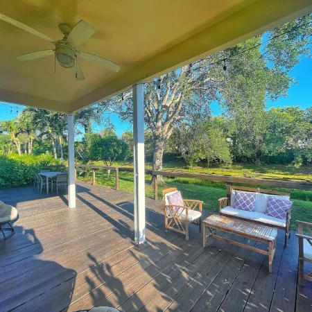 Jupiter's Beacon Villa. Less than 2 miles from the beach in the heart of Jupiter