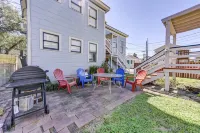 Beauty on Ball -Studio 3- King Bed, Great Location