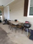 Nice retreat, in a quiet neighborhood in the Brushy Mountains!