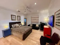 THE SIGNATURE ORANGE GROVE SUITE