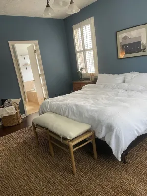 FENCED IN 3 Bedroom Walkable to Desirable Downtown Setting Hotels near City Gear
