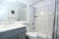 Newly renovated Beach Block Condo with Pool Hotels near Sea Weeds By the Sea