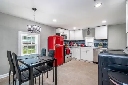 Tiny House w/ 1st Class Amenities- 12 Min to CLT Отели рядом с достопримечательностью «Рекреэйшен Департмент»