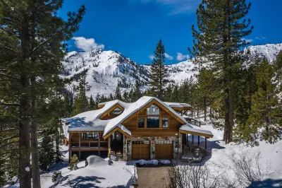 Olympic Valley Mountain Oasis - Palisades Tahoe Hotels near Granlibakken Ski & Sled Hill