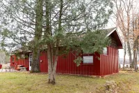 Relaxing cabin on Beaver Lake,  by Namekagon River and close to Hayward