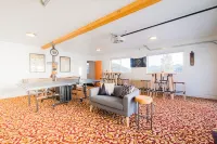 Sunrise+Sunset views - HotTub / Firepit / RecRoom / BBQ / Yoga studio /Treadmill