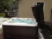 2-Story Chalet, clean, 3Br / 2Ba in Snowline, best rates, WiFi and Hot Tub