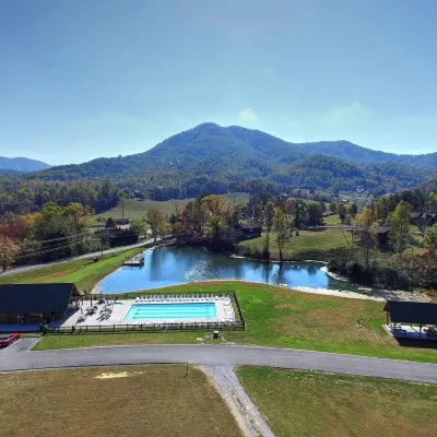 🌄Unforgettable Views!! Huge Luxury Lodge with Firepit!