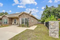 Lovely Town-home in Pensacola - Hotels in Ensley