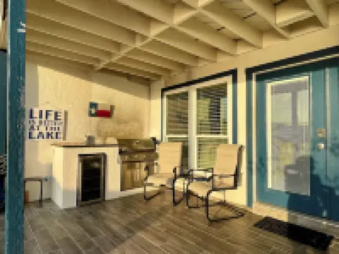 Linda's Lake House Waterfront on Lake Conroe