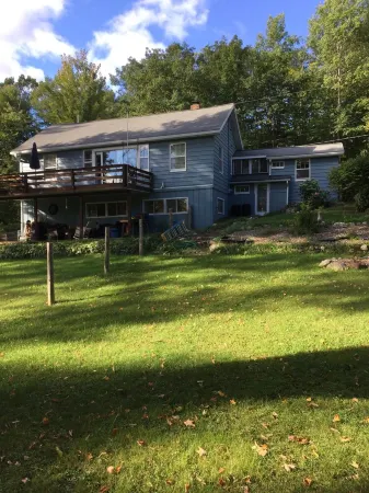 Rabbit Run - Cozy cottage in the heart of Walloon Lake Village. Family-friendly!
