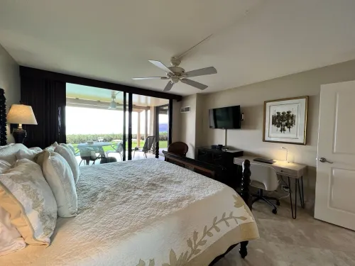 Mahana Beachfront Walkout