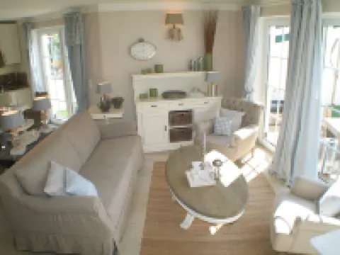 Exclusive apartment with garden and fireplace near the beach