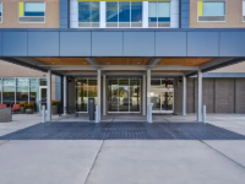 Home2 Suites by Hilton Columbus Downtown Hotels near Center of Science and Industry (COSI)