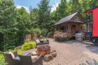 Train Caboose w/ Upscale Amenities Minutes to Waynesville & Asheville