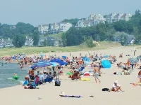 Staterooms 2D, Road View, newly built, seasonal heated pool, beach nearby Hotels in Park Township