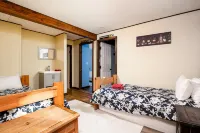 Massive Killington Mountain Lodge - Hot Tub + Sauna + Close to Killington & Pico - 발코니
