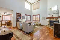 Relax in Home w/ Htd. Pool+Hot Tub,  Putting Green, Whirlpool Bath+Steam Shower