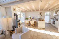 Newly built vacation home with many highlights (sauna, fireplace and first lake location) Hotels in Nordhorn