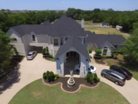 NEWHOUSE MANSION DALLAS TOP 10 Vacation Rental  POOL and SPA3 Acres Of Land