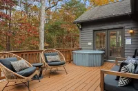 Cozy 5 Br Family Getaway with Hot Tub, Game Room, Sauna, Level 2 EV Charger!