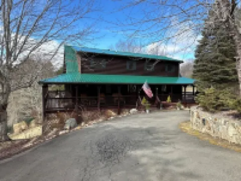 Beautiful Log Cabin with Private Pond & Dock Mlk Weekend Just Opened