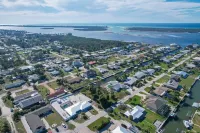 CLEAN,Great Location,Dockage Available,HEATED Pool, HUGE Back yard. Unit C