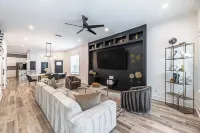Downtown Houston Escape 3Br Modern Home + Heated Pool