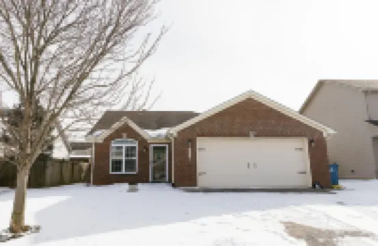 "The Dawning House" - Peaceful Modern Stay w/ Yard