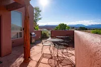 Gorgeous Moab Condo with a Huge Garage